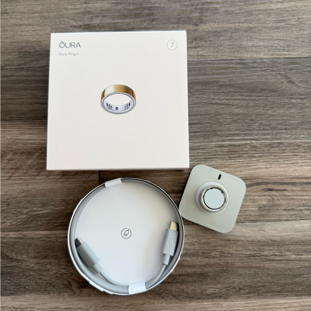 Oura Ring Gen 4, Size 7 Gold